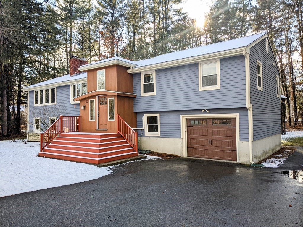 32 Selfridge Road Bedford, MA 01730 - Photo 2 of 38 Gallery Image 2