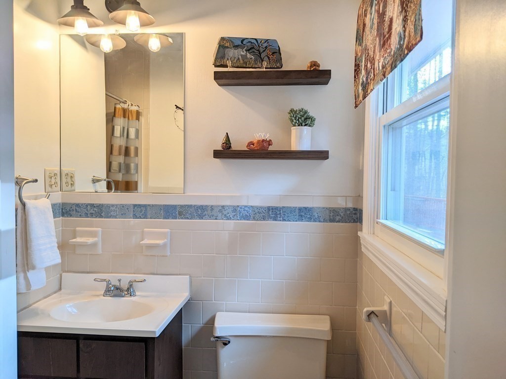 32 Selfridge Road Bedford, MA 01730 - Photo 23 of 38 Gallery Image 23