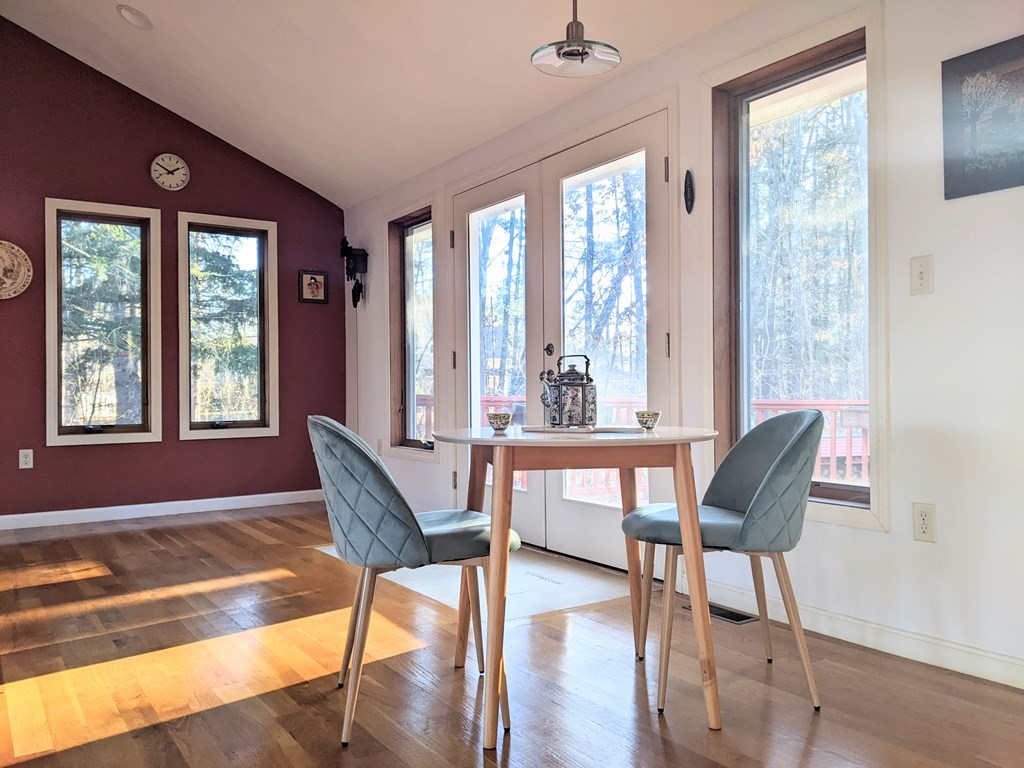 32 Selfridge Road Bedford, MA 01730 - Photo 6 of 38 Gallery Image 6