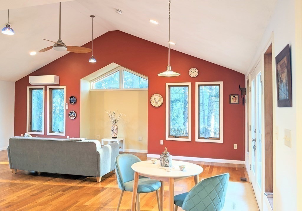 32 Selfridge Road Bedford, MA 01730 - Photo 8 of 38 Gallery Image 8