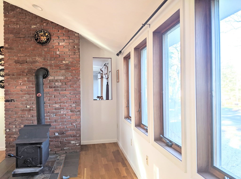 32 Selfridge Road Bedford, MA 01730 - Photo 10 of 38 Gallery Image 10