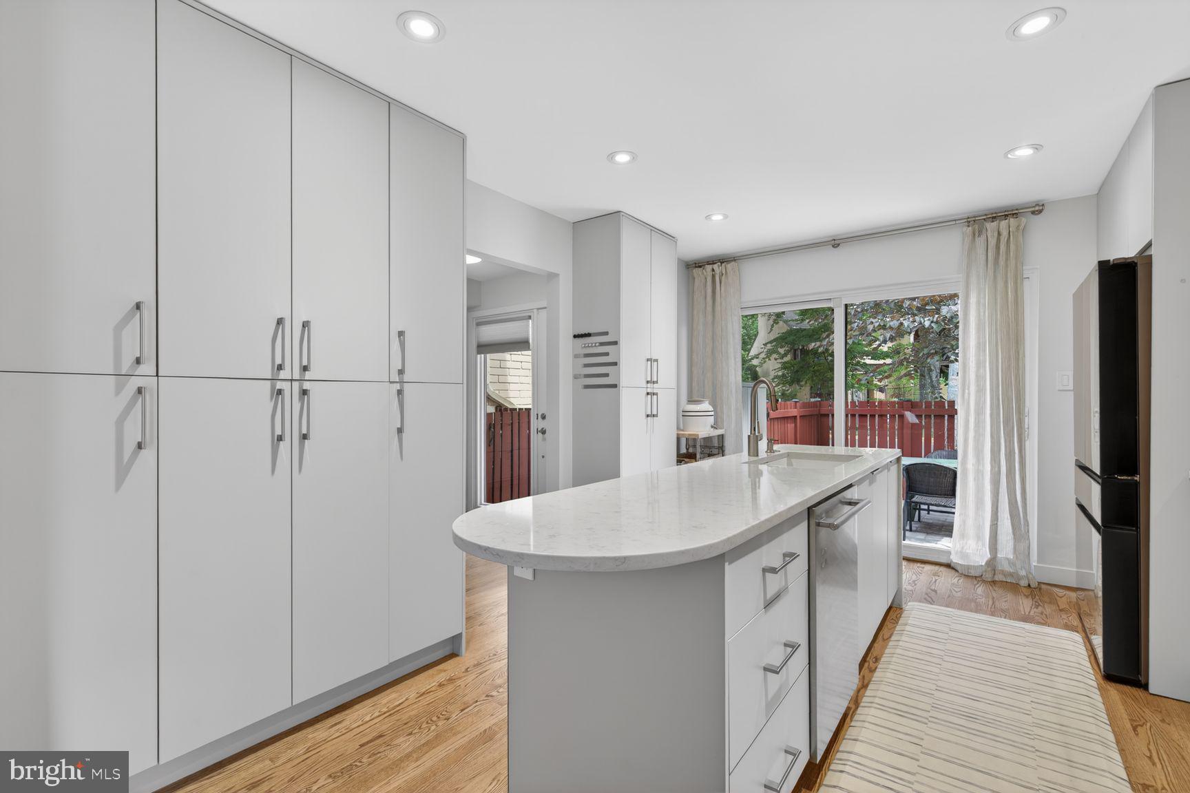 11131 Saffold Way Reston, VA 20190 - Photo 3 of 25