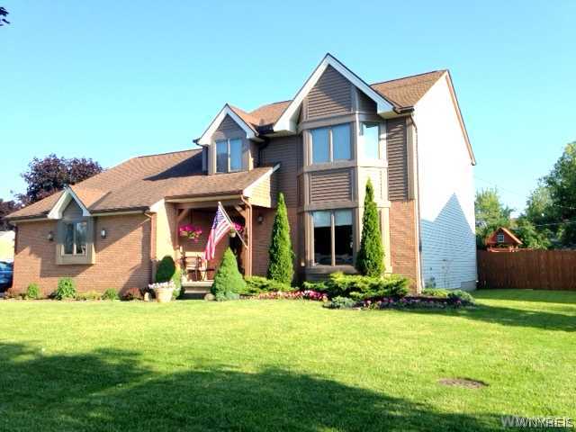 183 Rue Madeleine Amherst, NY 14221 - Photo 1 of 1 Exterior Front