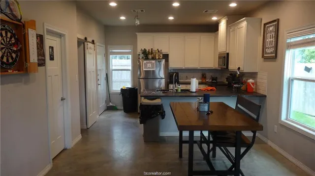 $850 | 3104 Green Street, Bryan, TX 77801