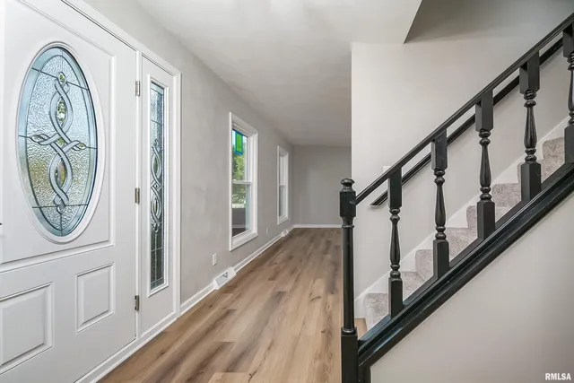 $389,900 | 5306 16th Avenue, Moline, IL 61265