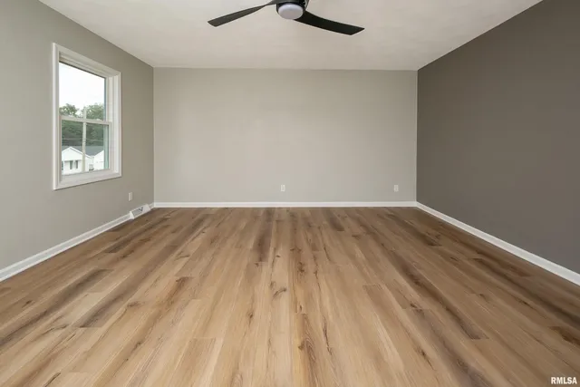 $389,900 | 5306 16th Avenue, Moline, IL 61265