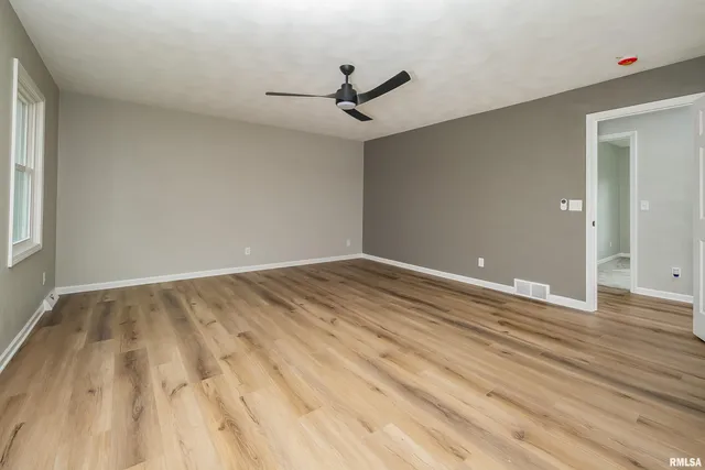 $389,900 | 5306 16th Avenue, Moline, IL 61265