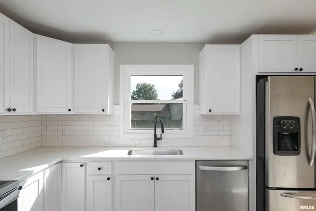 $389,900 | 5306 16th Avenue, Moline, IL 61265