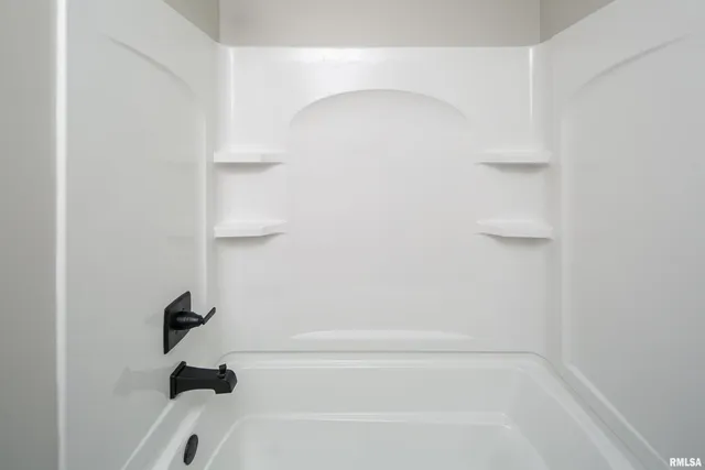 $389,900 | 5306 16th Avenue, Moline, IL 61265