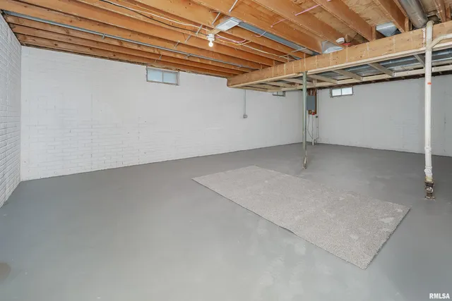 $389,900 | 5306 16th Avenue, Moline, IL 61265