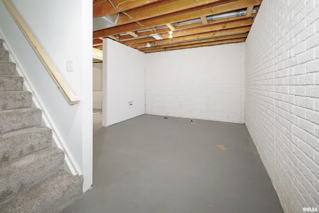 $389,900 | 5306 16th Avenue, Moline, IL 61265