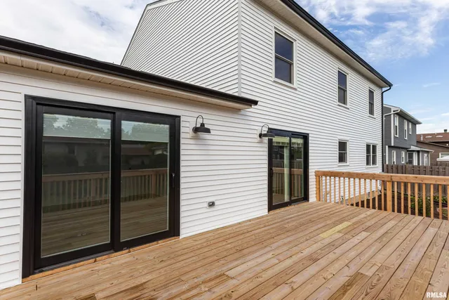 $389,900 | 5306 16th Avenue, Moline, IL 61265