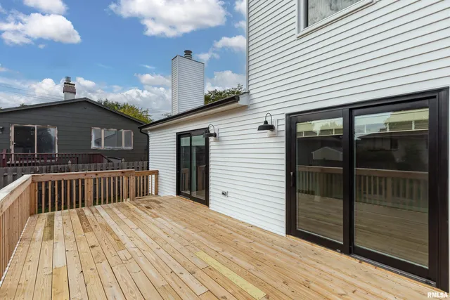 $389,900 | 5306 16th Avenue, Moline, IL 61265