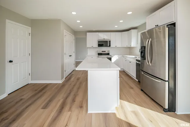 $389,900 | 5306 16th Avenue, Moline, IL 61265