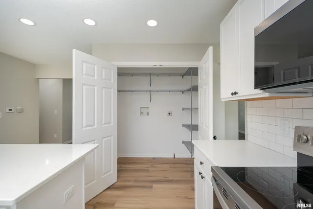 $389,900 | 5306 16th Avenue, Moline, IL 61265