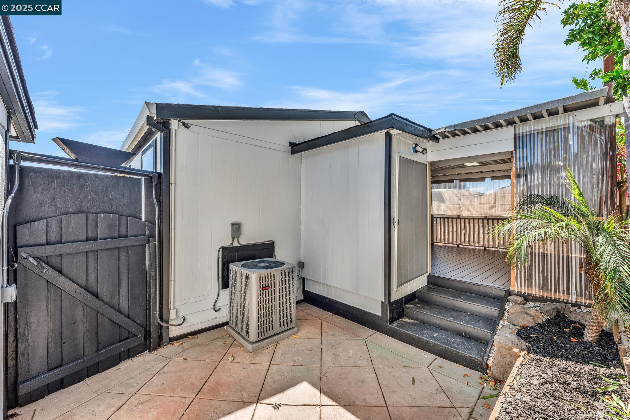 189 Suez Drive, Unit 72 Pacheco, CA 94553 - Photo 43 of 45 a view of outdoor space and front view of a house