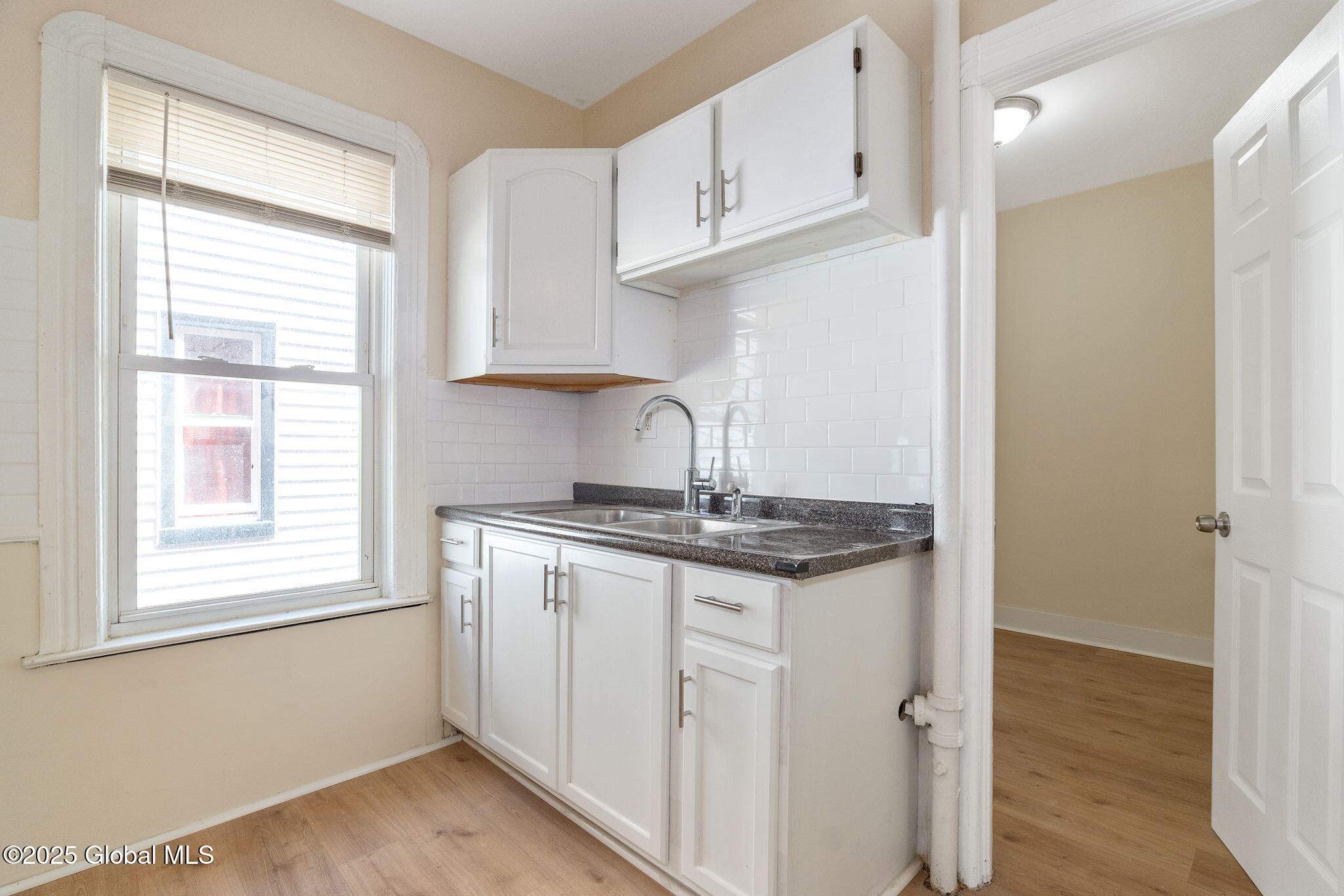 1237 4th Avenue Schenectady, NY 12303 - Photo 11 of 43 11-1237FourthAve_11