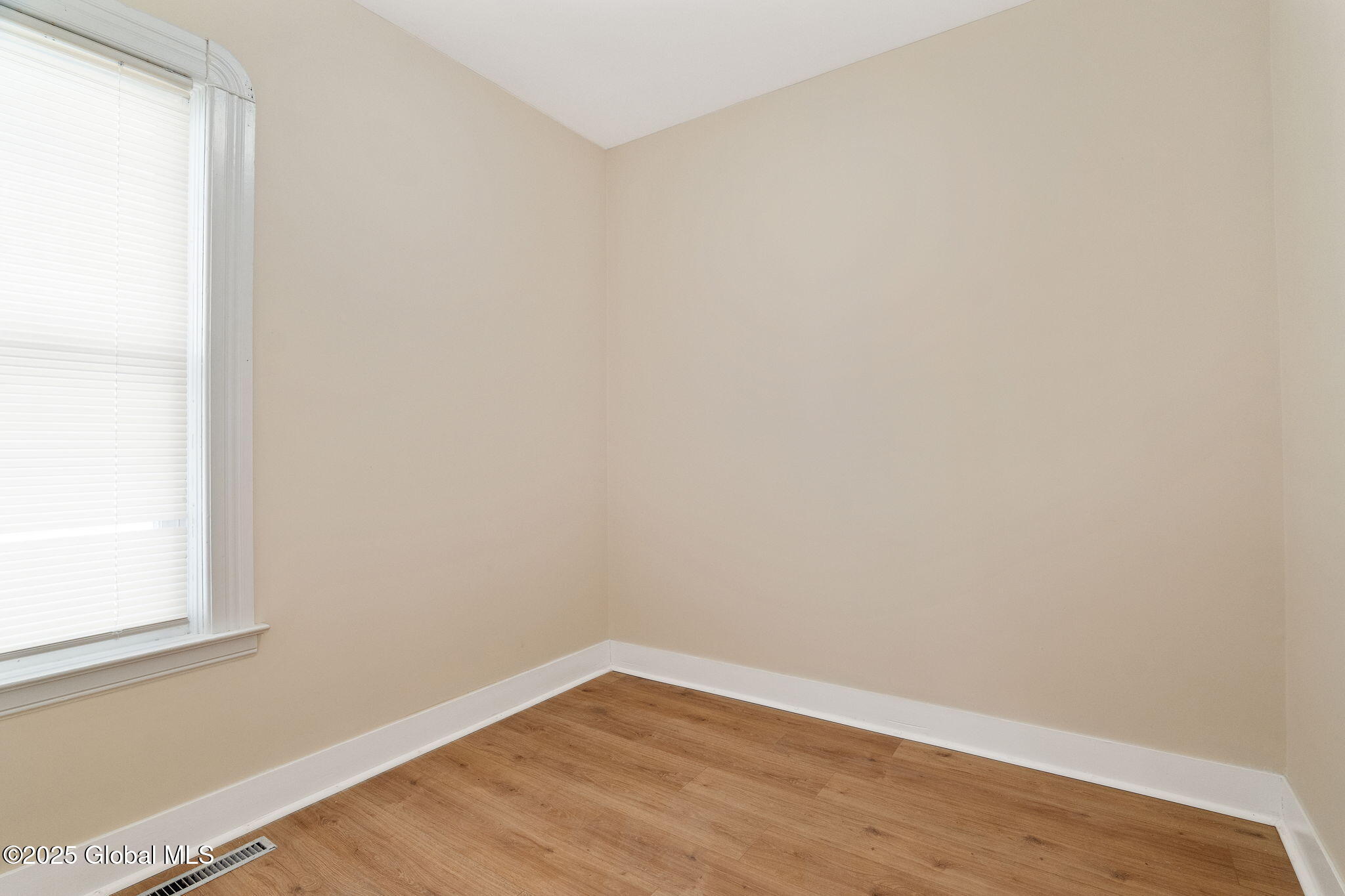 1237 4th Avenue Schenectady, NY 12303 - Photo 12 of 43 12-1237FourthAve_12