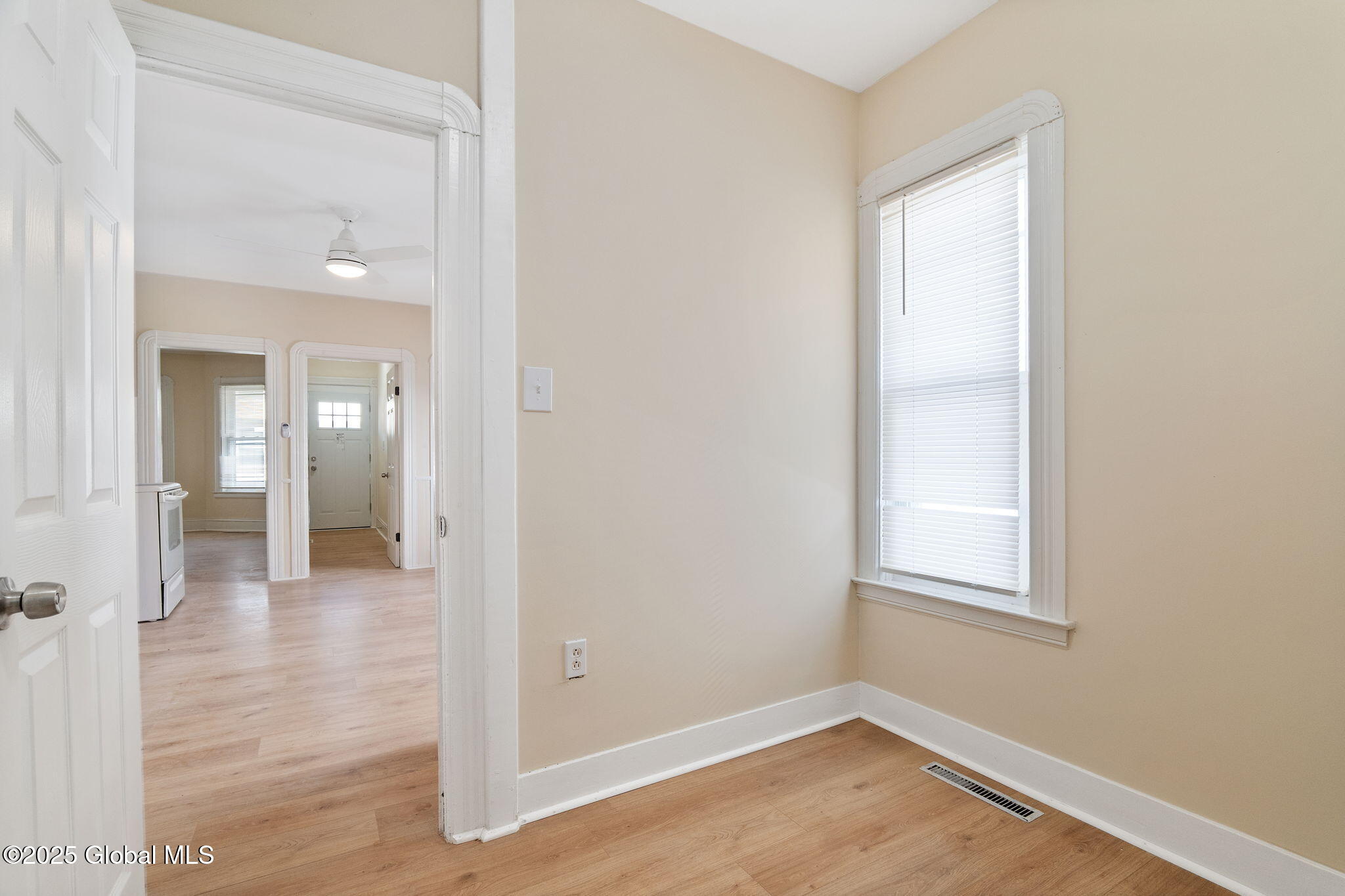 1237 4th Avenue Schenectady, NY 12303 - Photo 13 of 43 13-1237FourthAve_13