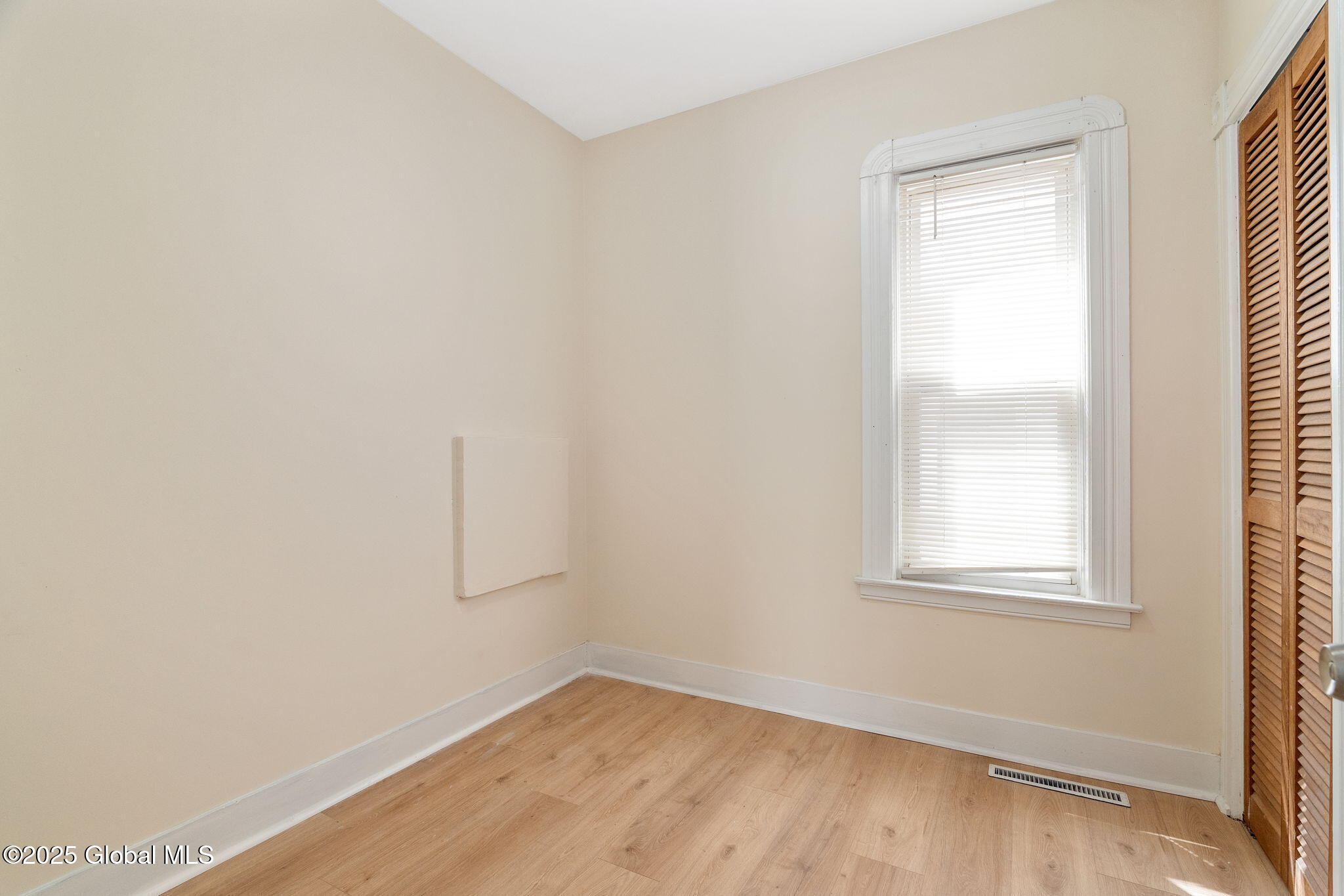 1237 4th Avenue Schenectady, NY 12303 - Photo 14 of 43 14-1237FourthAve_14