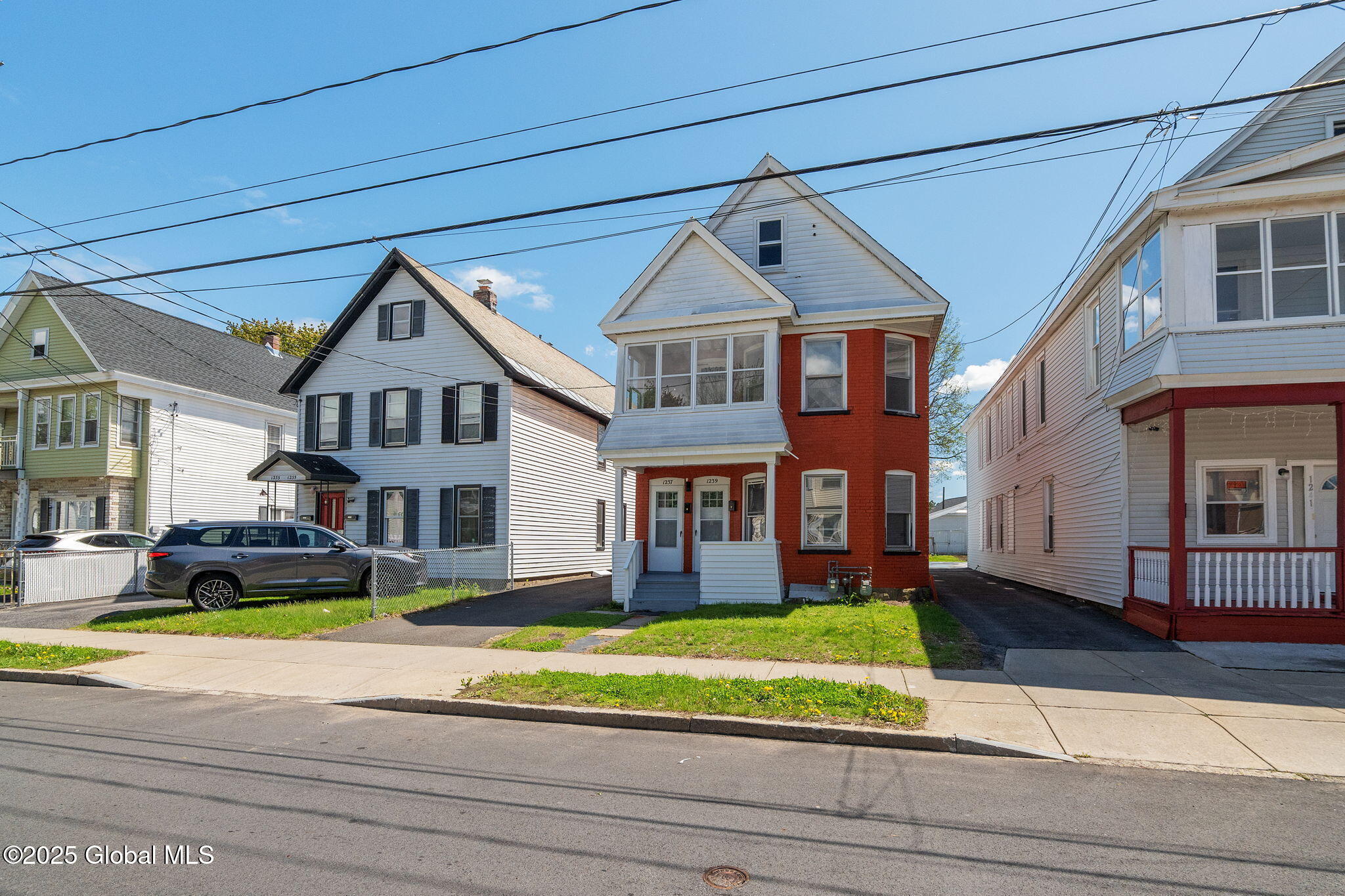 1237 4th Avenue Schenectady, NY 12303 - Photo 2 of 43 2-1237FourthAve_02