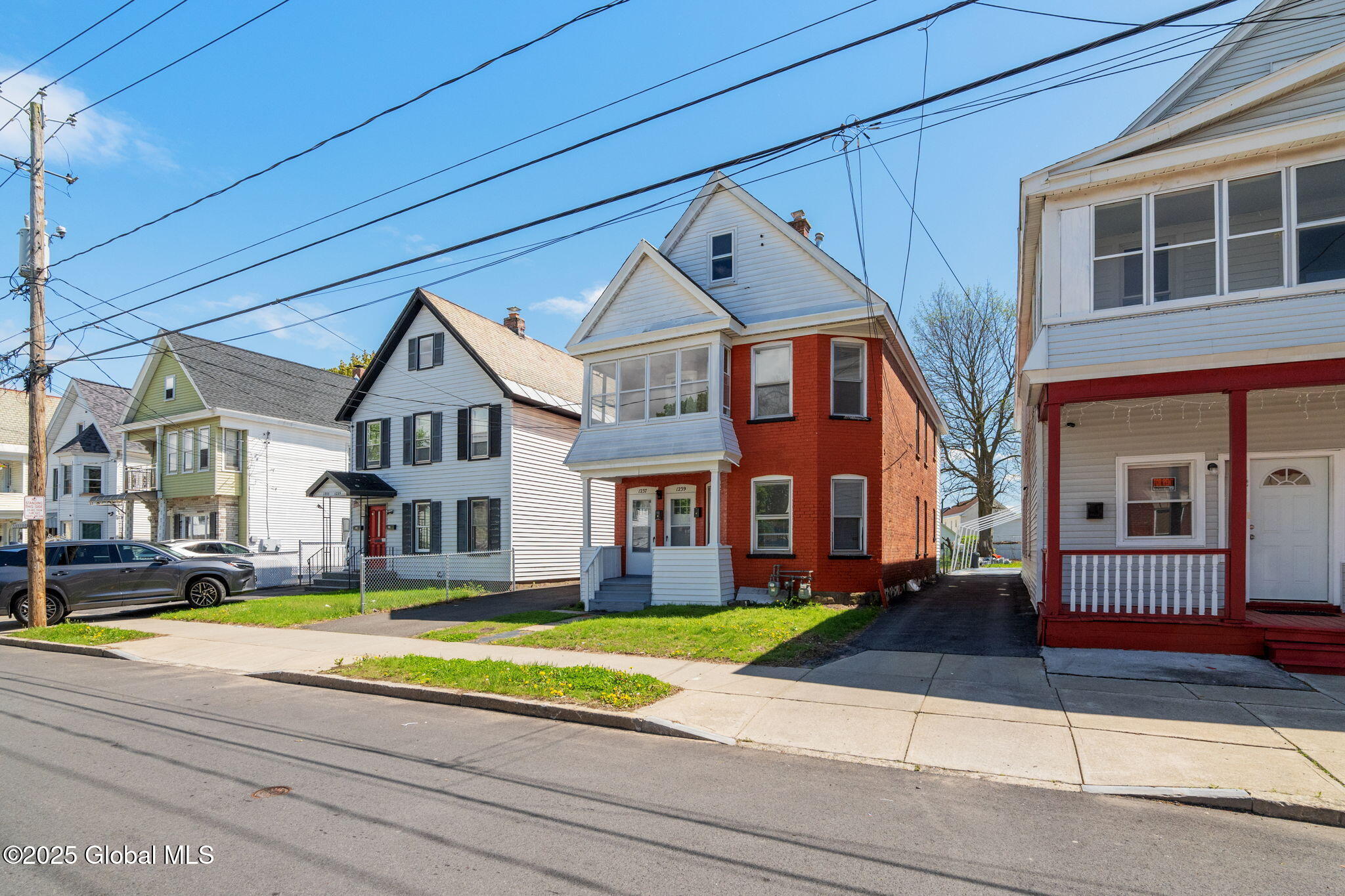 1237 4th Avenue Schenectady, NY 12303 - Photo 3 of 43 3-1237FourthAve_03