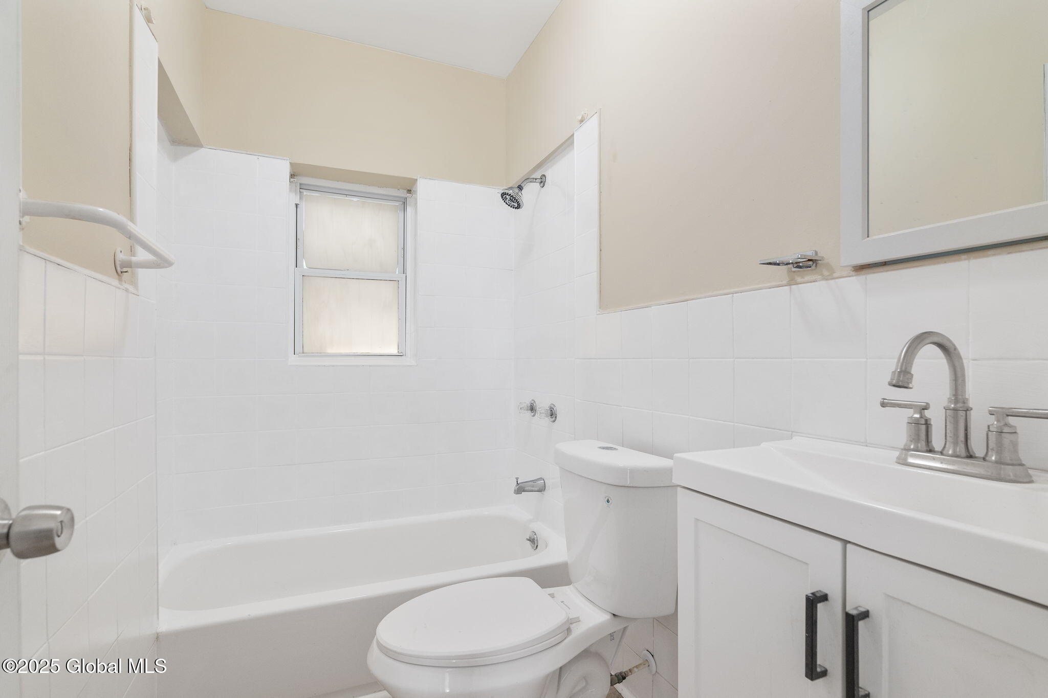 1237 4th Avenue Schenectady, NY 12303 - Photo 35 of 43 35-1237FourthAve_35