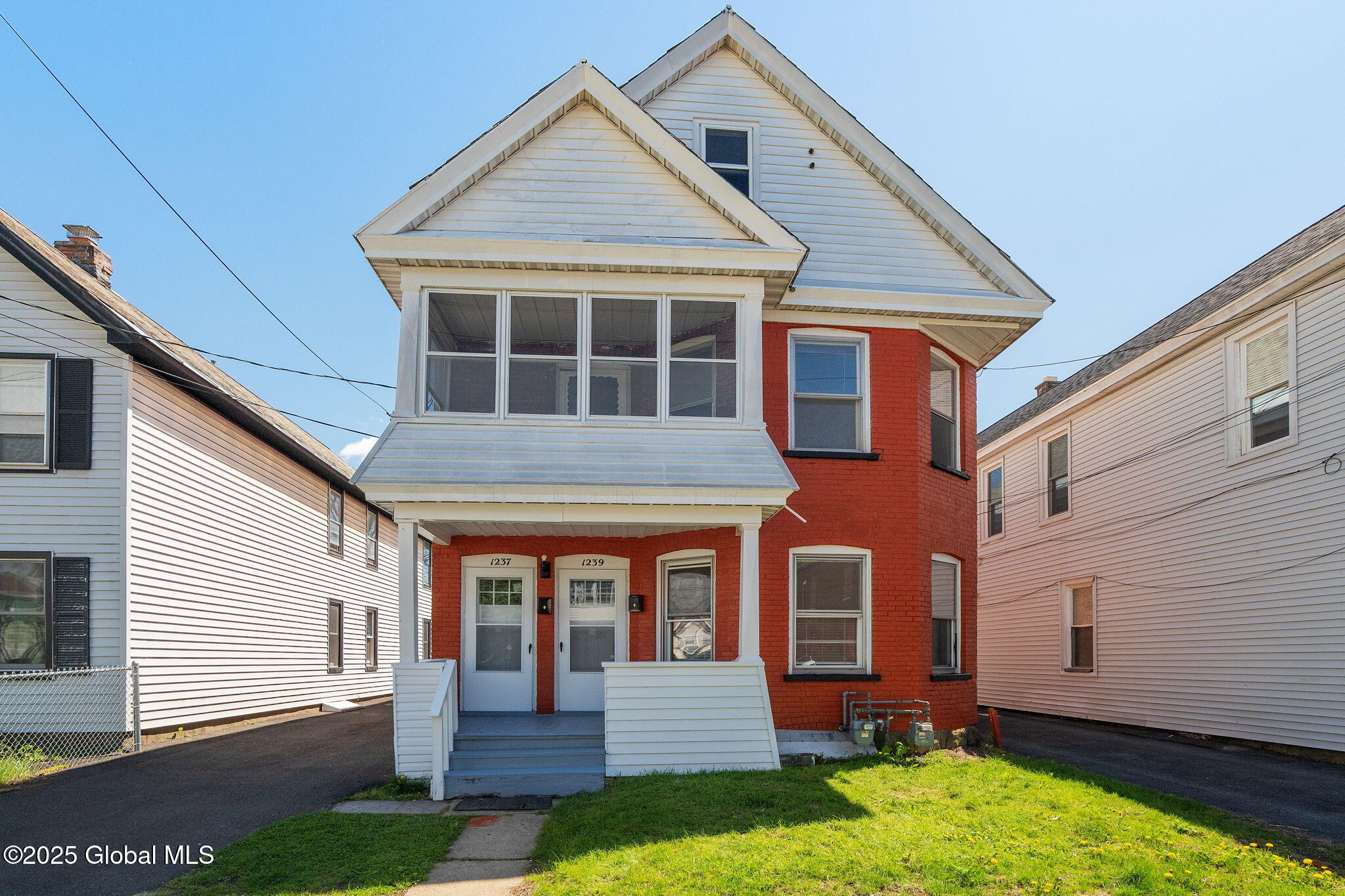 1237 4th Avenue Schenectady, NY 12303 - Photo 4 of 43 4-1237FourthAve_04