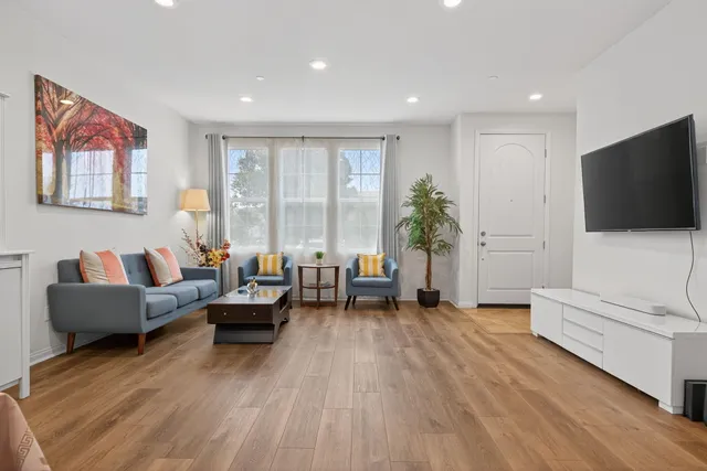 $856,500 | 127 Klamath Street, Ventura, CA 93001