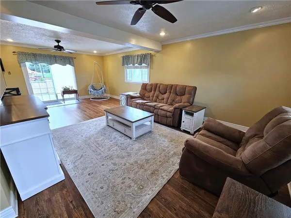 $389,900 | 625 Preferred Drive, Washington, PA 15301