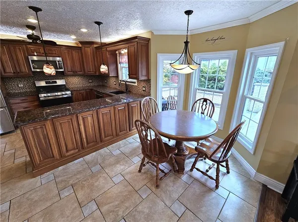 $389,900 | 625 Preferred Drive, Washington, PA 15301