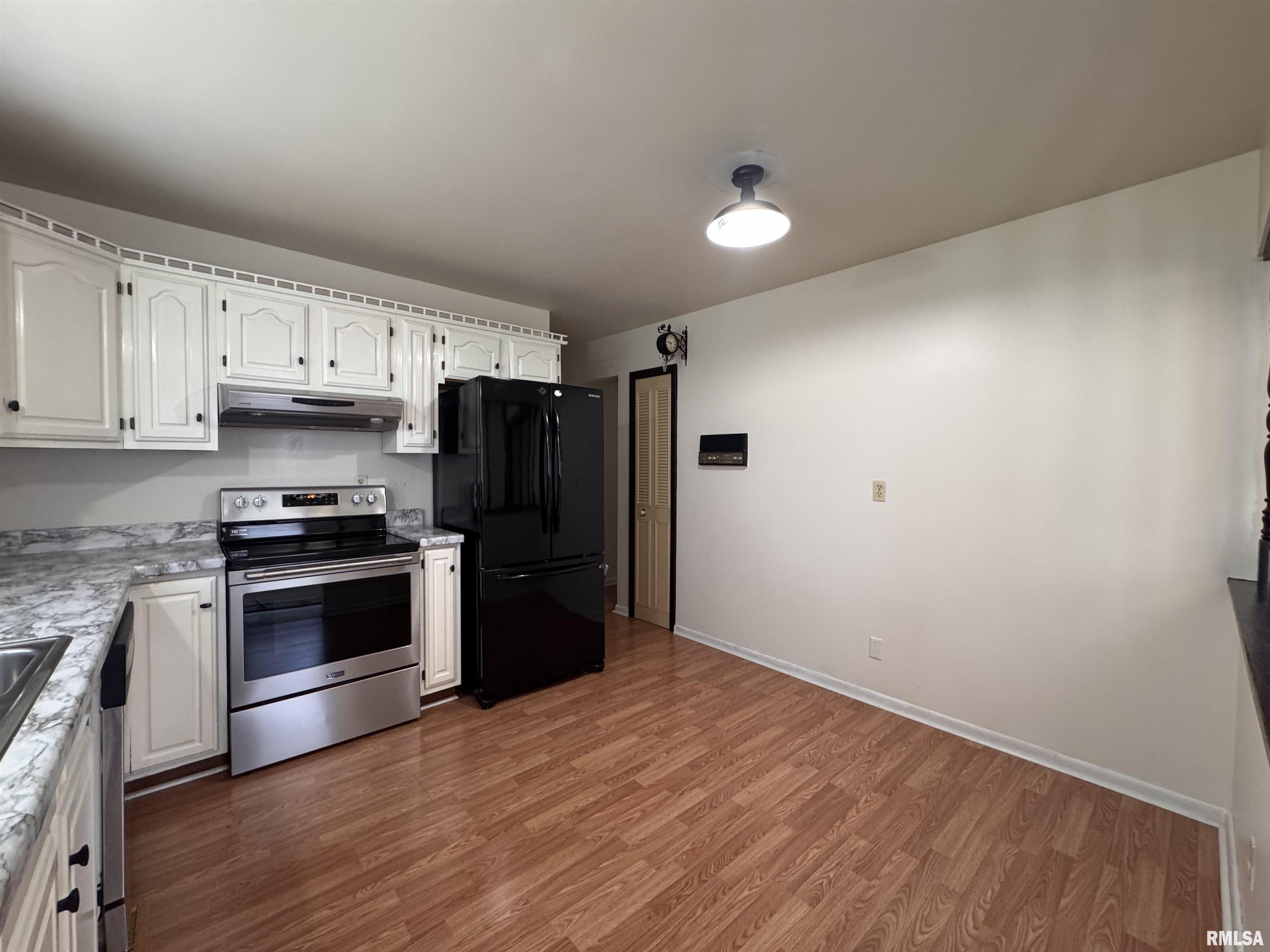 500 Meadow Drive Macomb, IL 61455 - Photo 8 of 22