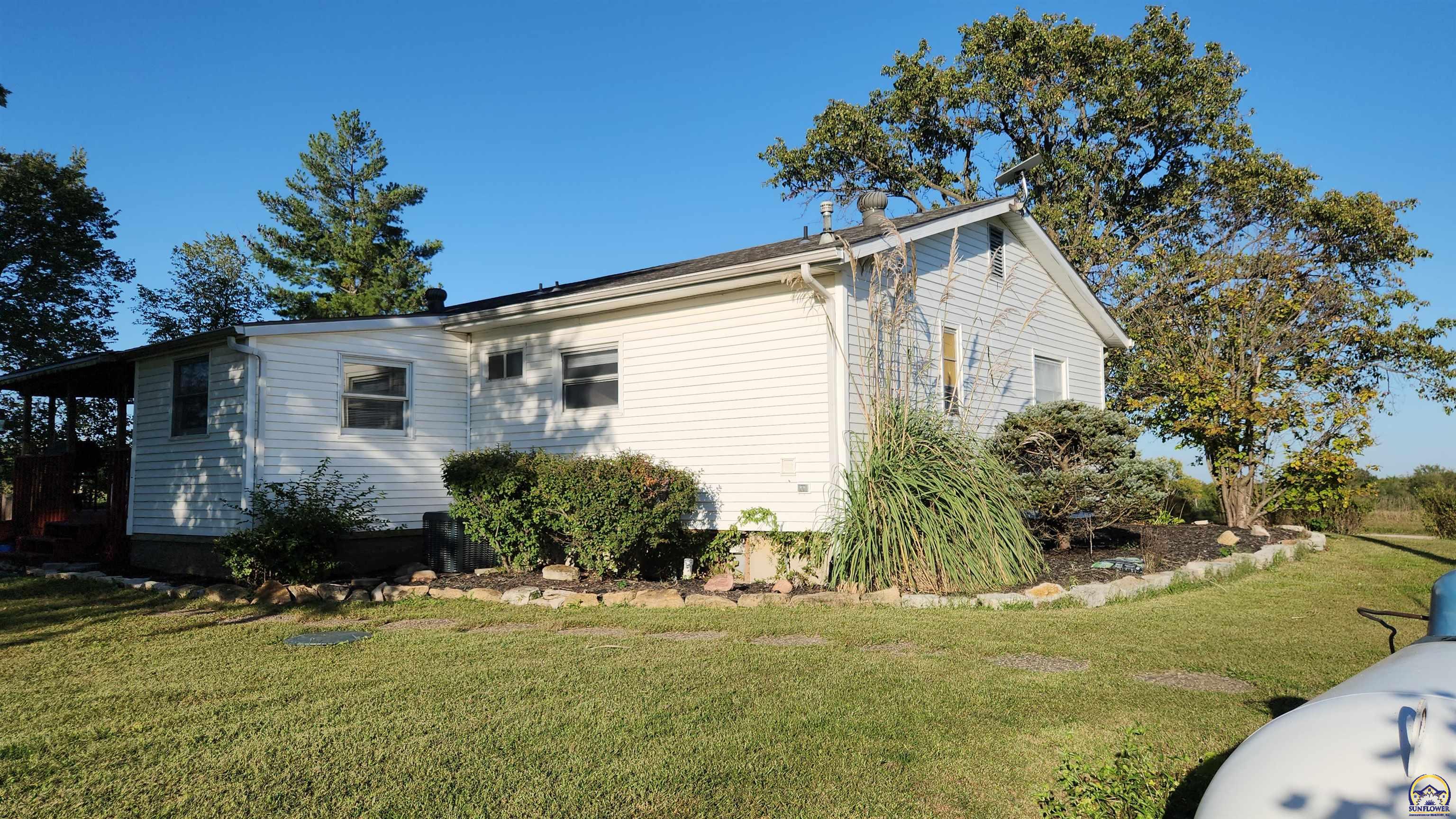 21787 S4 Road Holton, KS 66436 - Photo 21 of 72 Gallery Image 21