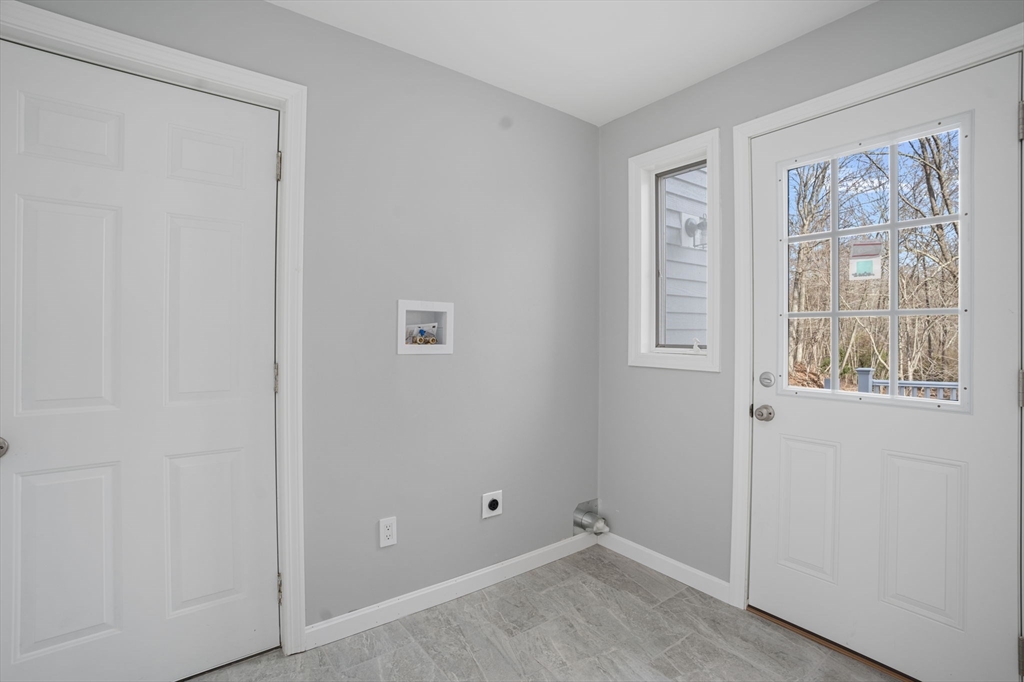 295 Frenchtown Road East Greenwich, RI 02818 - Photo 24 of 26 an empty room with windows