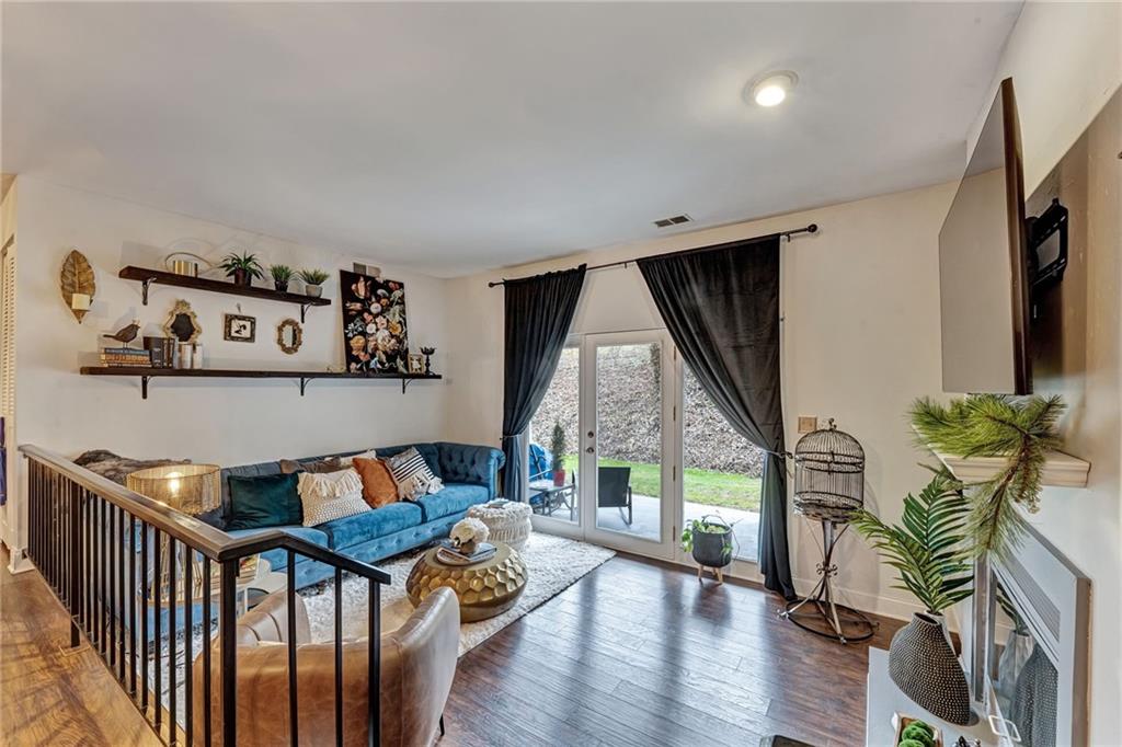 2302 Kenzie Road Pittsburgh, PA 15205 - Photo 8 of 25 Gallery Image 8