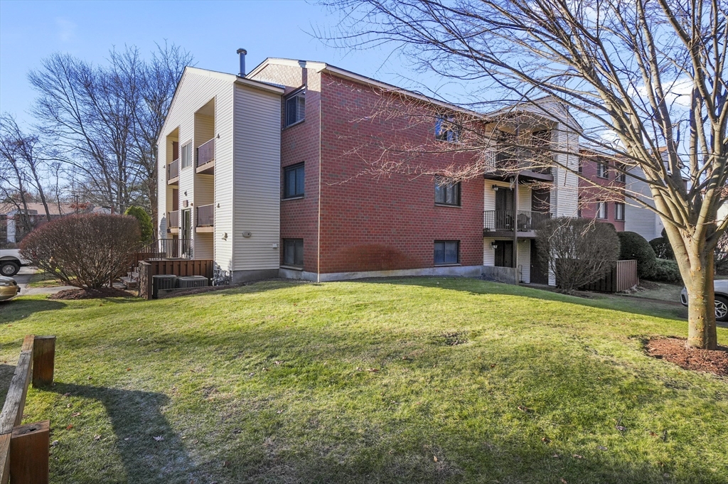 189 Littleton Road, Unit 2 Chelmsford, MA 01824 - Photo 3 of 27 Gallery Image 3