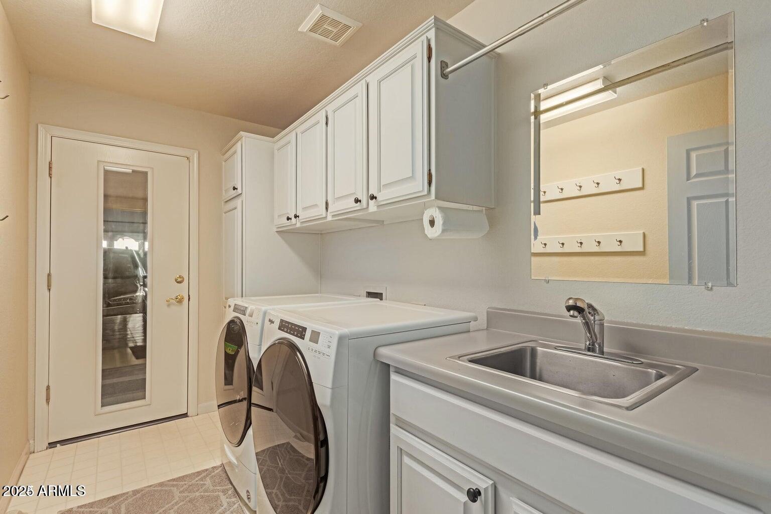 10929 East Spring Creek Road Chandler, AZ 85248 - Photo 15 of 90 20241206162429223261000000-o