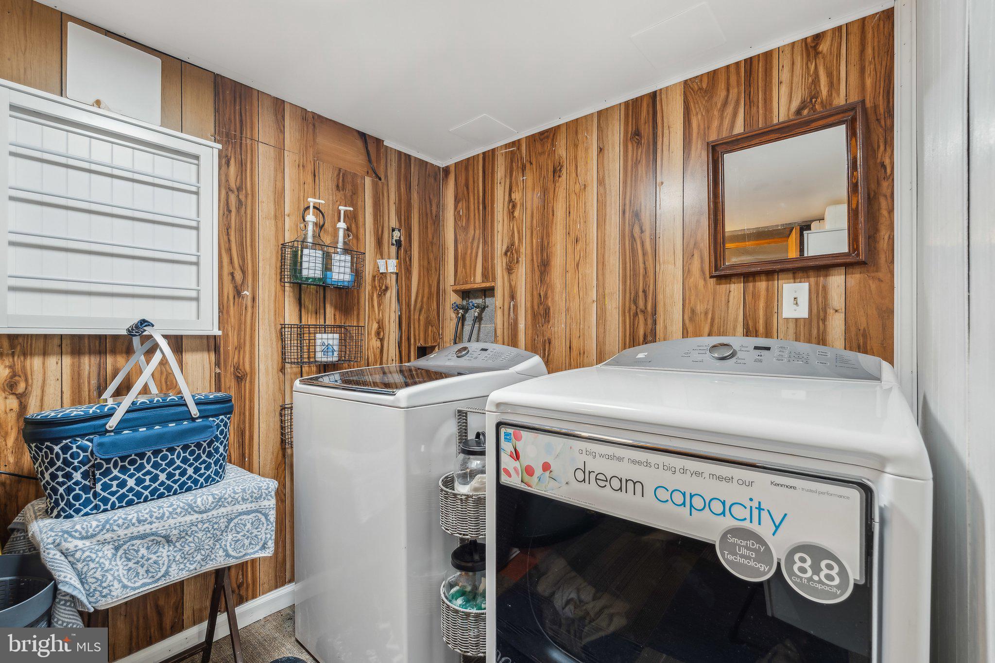 5232 Sumerduck Road Sumerduck, VA 22742 - Photo 24 of 40 a utility room with dryer and washer