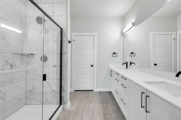 $2,350 | 7036 Guilford Road, Midlothian, TX 76065