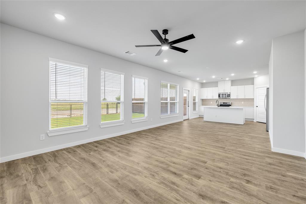 7036 Guilford Road Midlothian, TX 76065 - Photo 3 of 24
