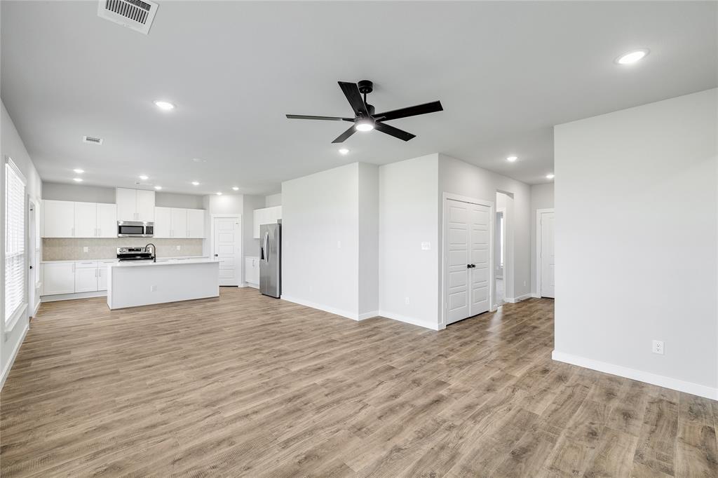 7036 Guilford Road Midlothian, TX 76065 - Photo 4 of 24