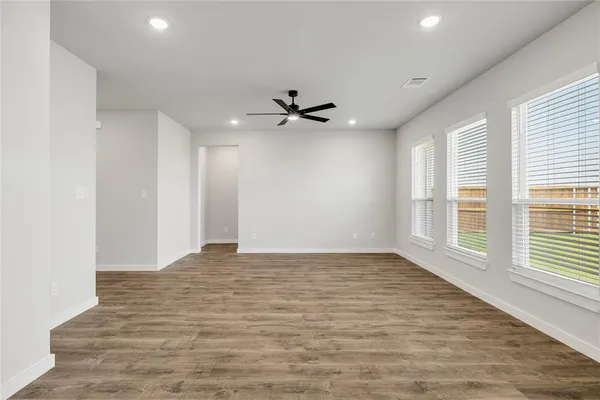 $2,350 | 7036 Guilford Road, Midlothian, TX 76065