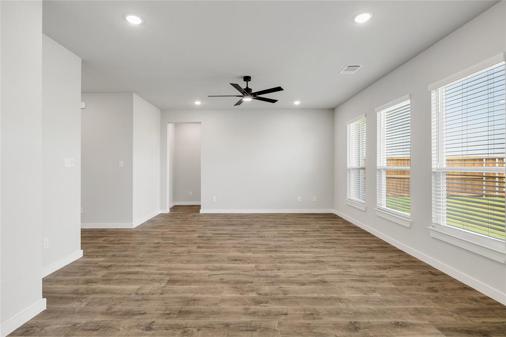 7036 Guilford Road Midlothian, TX 76065 - Photo 9 of 24