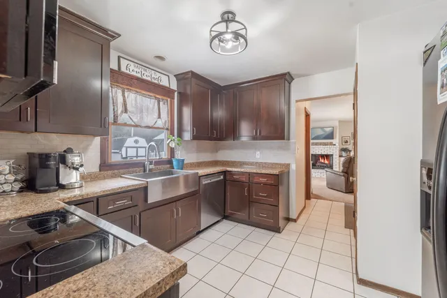 $379,000 | 519 Dunford Drive, Burlington, WI 53105