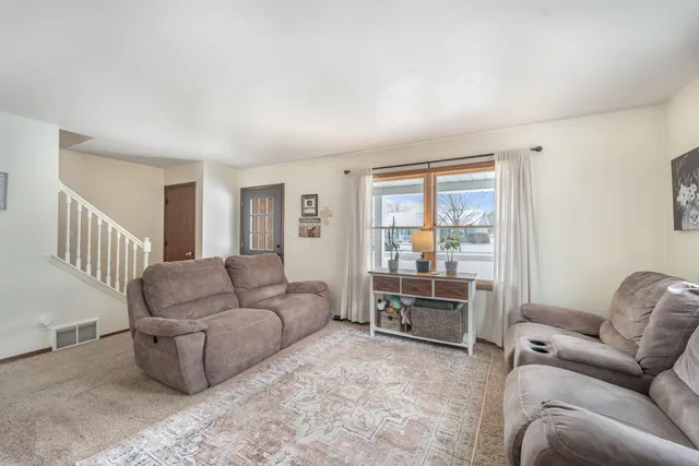 $379,000 | 519 Dunford Drive, Burlington, WI 53105