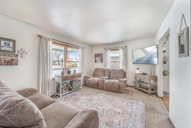 $379,000 | 519 Dunford Drive, Burlington, WI 53105