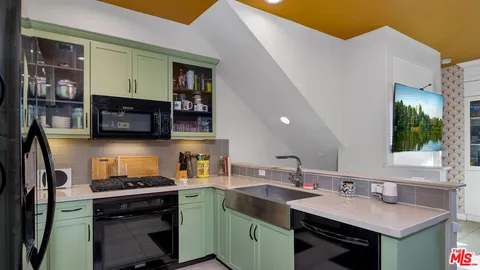 $779,000 | 14104 Chapparel Lane, Van Nuys, CA 91405