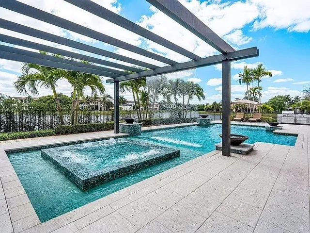 a view of back yard of the house