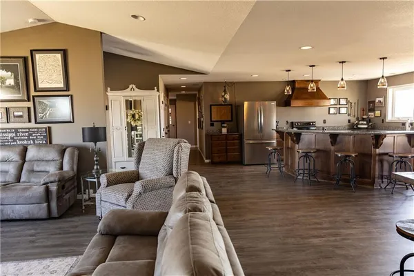 $675,000 | 13835 Udall Road, Erie, KS 66733