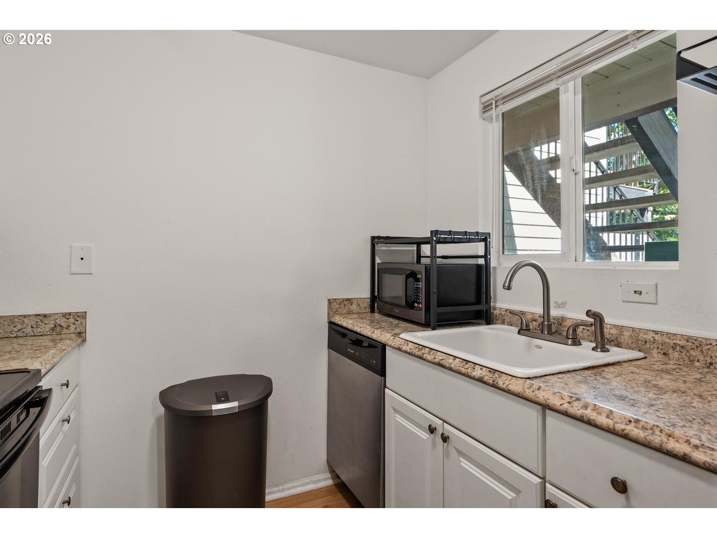 5482 Southwest Alger Avenue, Unit 17 Beaverton, OR 97005 - Photo 3 of 16
